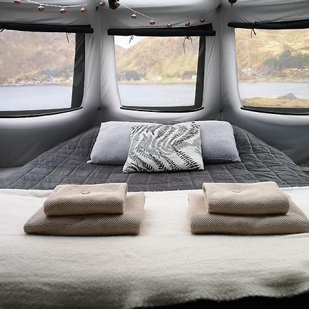 ホテルGlamping Lofoten Kongsjorda エクステリア 写真