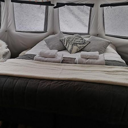 ホテルGlamping Lofoten Kongsjorda エクステリア 写真