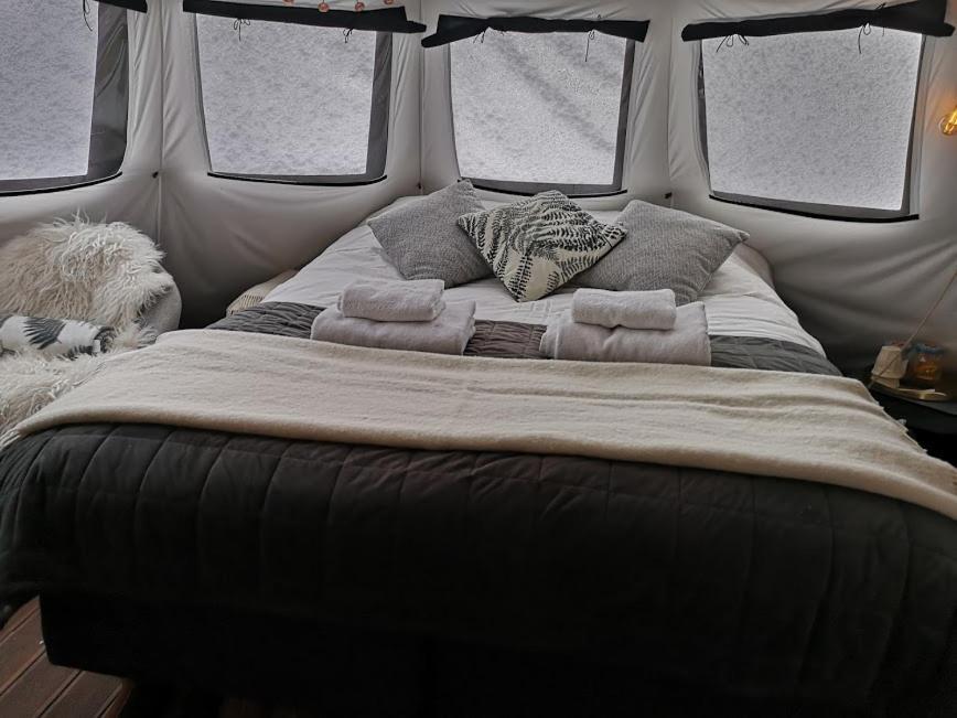 ホテルGlamping Lofoten Kongsjorda エクステリア 写真