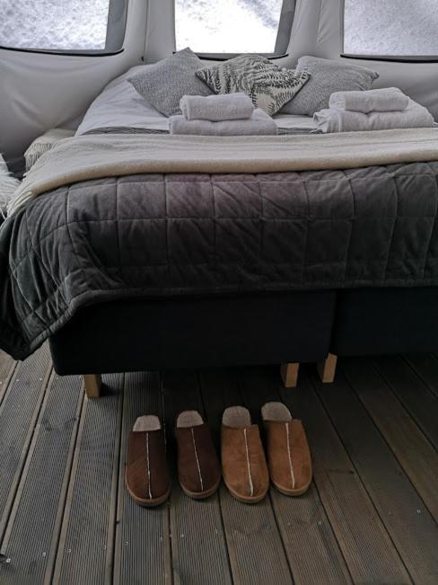 ホテルGlamping Lofoten Kongsjorda エクステリア 写真