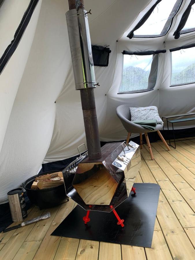 ホテルGlamping Lofoten Kongsjorda エクステリア 写真